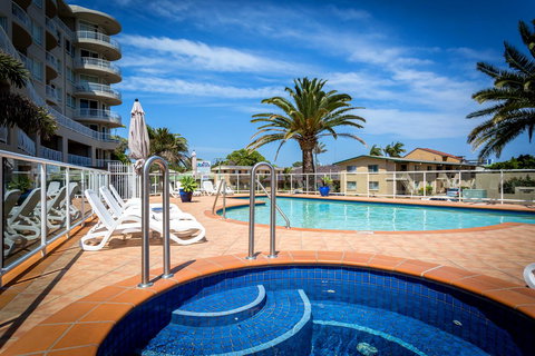Kirra Beach Apartments - Accommodation in Bendigo 0