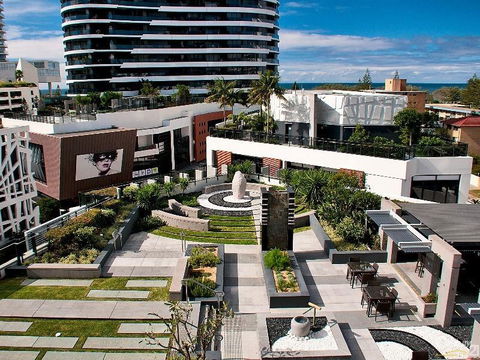 Luxury 3 Bedroom In Heart Of Broadbeach - Accommodation in Bendigo 7