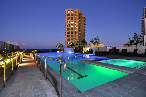 Luxury 3 Bedroom In Heart Of Broadbeach - Accommodation in Bendigo 11