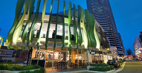 Luxury 3 Bedroom In Heart Of Broadbeach - Accommodation in Bendigo 10