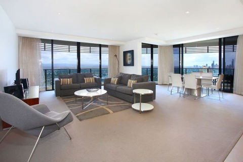Luxury 3 Bedroom In Heart Of Broadbeach - Accommodation in Bendigo 3