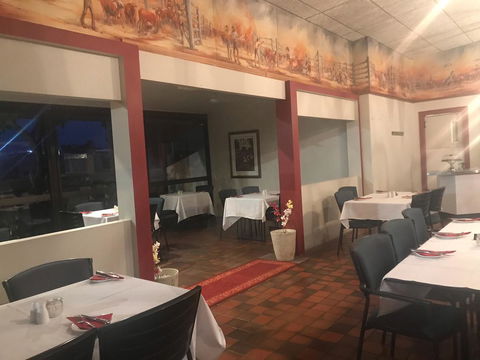 Emerald Central Hotel Official - Accommodation in Bendigo 5