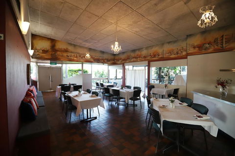 Emerald Central Hotel Official - Accommodation in Bendigo 31