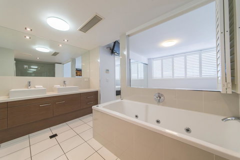 Echelon Apartments Yeppoon - Accommodation in Bendigo 9