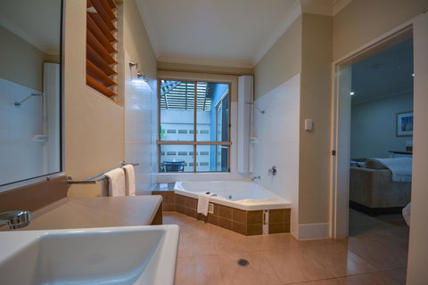 Blue Summit Hideaway - Accommodation in Bendigo 23