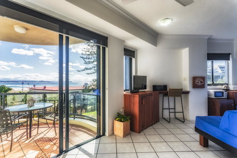 Komune Resort And Beach Club Greenmount Beach - Accommodation in Bendigo 13