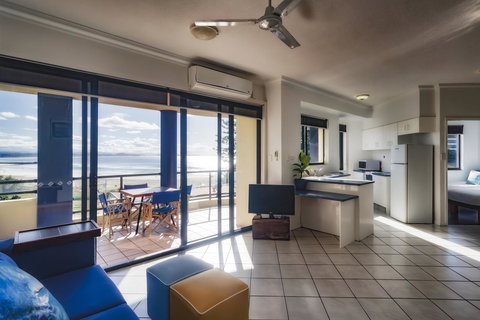 Komune Resort And Beach Club Greenmount Beach - Accommodation in Bendigo 31