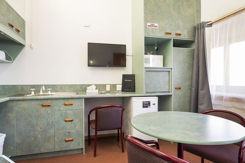 Downs Motel - Accommodation in Bendigo 10