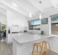 Beautiful Home- Walk to Beach-Short drive to Noosa - Accommodation in Bendigo