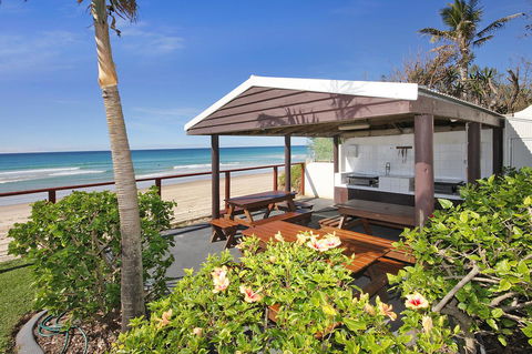 Spindrift On The Beach - Absolute Beachfront - Accommodation in Bendigo 10
