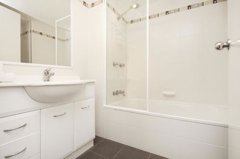 Spindrift On The Beach - Absolute Beachfront - Accommodation in Bendigo 34