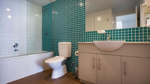 Swell Resort Burleigh Heads - Accommodation in Bendigo 6