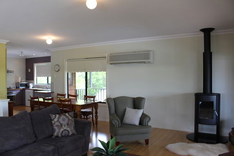 Waterside View - Accommodation in Bendigo 1