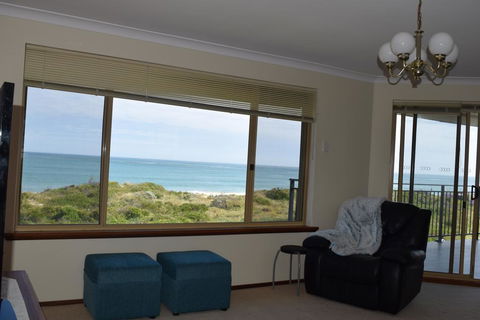 Watersun Beach House - Accommodation in Bendigo 0