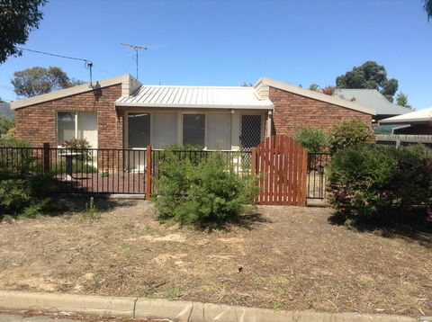 Wattle Hill Cottage - Accommodation in Bendigo 0