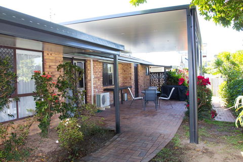 Wellington Parade 1/15a, Shelly Beach, Caloundra - Accommodation in Bendigo 2