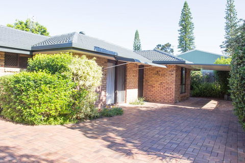 Wellington Parade 1/15a, Shelly Beach, Caloundra - Accommodation in Bendigo 1