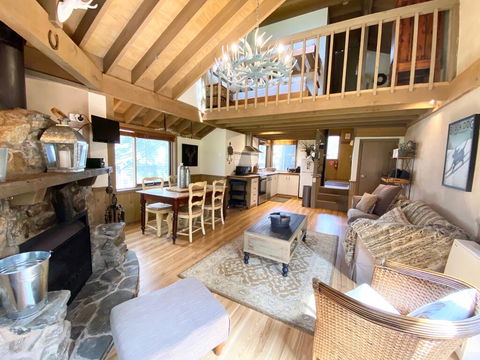 Westons - Accommodation in Bendigo 0