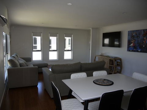 Westwood Villas - Bridport - Accommodation in Bendigo 2