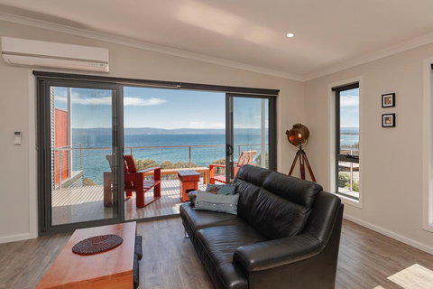 Whale Watcher 2 - Accommodation in Bendigo 1