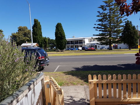 WHARF COTTAGE - Accommodation in Bendigo 1