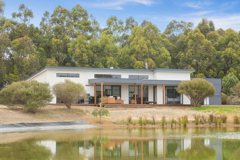 Wharfedale - Accommodation in Bendigo 0