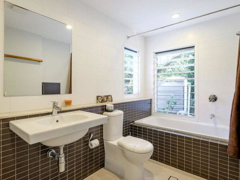 Whispering Trees - Accommodation in Bendigo 0