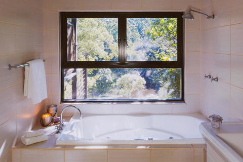 Whispering Valley Cottage Retreat - Accommodation in Bendigo 1