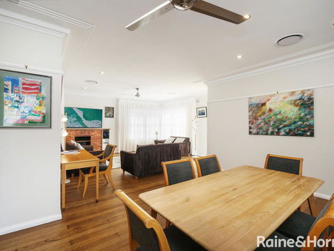 White Beach - 42 Ash Street - Accommodation in Bendigo 1