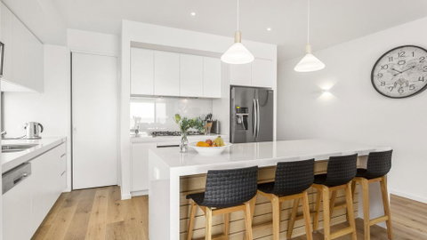 WHITEHAVEN - MORNINGTON - Accommodation in Bendigo 1