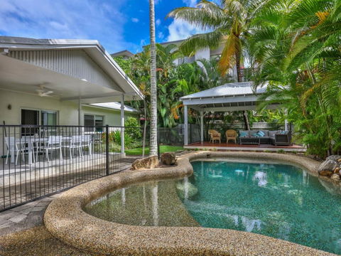 Whitehouse - Palm Cove - Accommodation in Bendigo 2