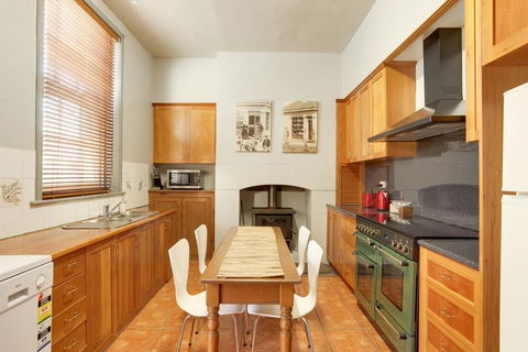 Whites Corner - Accommodation in Bendigo 1