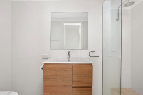 Whitesands 501 - Main Beach Location - Accommodation in Bendigo 1