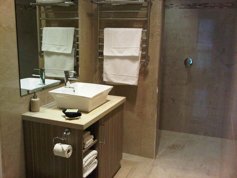 Wild Cattle Creek Estate - Accommodation in Bendigo 2