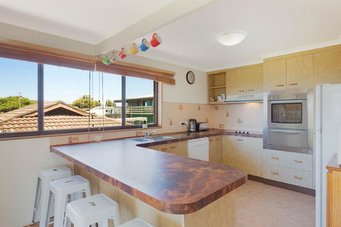 Williams Wonder - Large Beach House - Accommodation in Bendigo 2