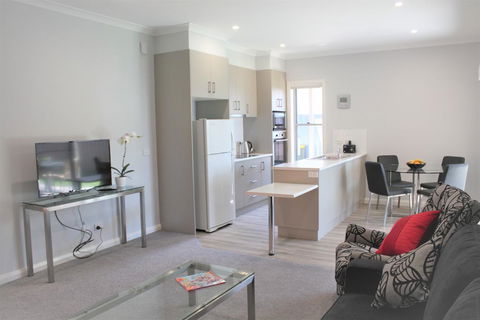 Willow Island - Waterfront - Accommodation in Bendigo 3