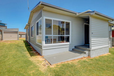 Wings And Waves - Accommodation in Bendigo 2