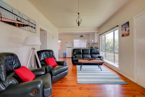 Wings And Waves - Accommodation in Bendigo 0