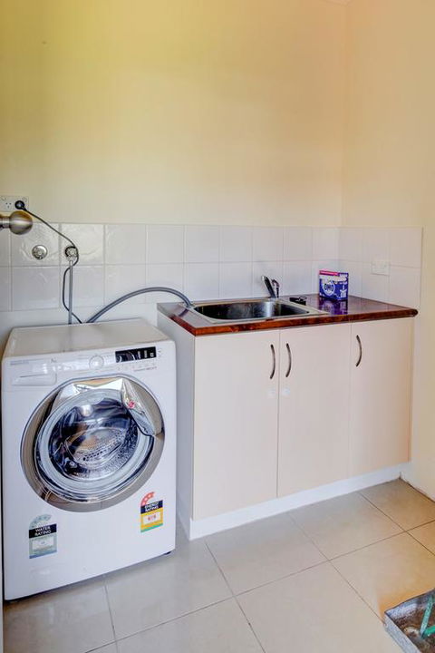 Wings And Waves - Accommodation in Bendigo 3