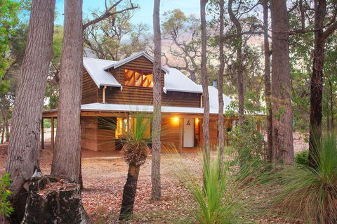 Woodstone Kookaburra Cottage - Accommodation in Bendigo 0