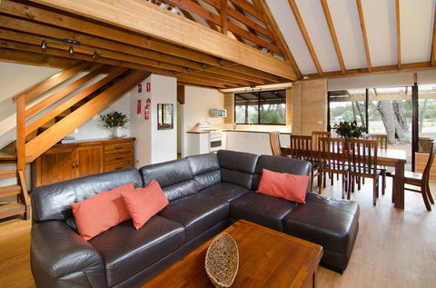 Woodstone Kookaburra Cottage - Accommodation in Bendigo 1