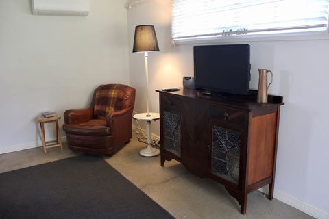 Wormwood Studio - Accommodation in Bendigo 2
