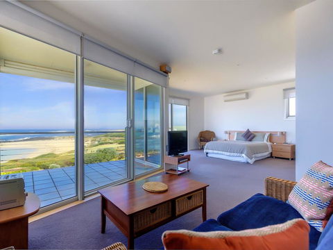 WYTONIA 3 PENTHOUSE - Accommodation in Bendigo 0
