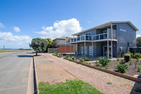 Xanadu - Aldinga Beach - Accommodation in Bendigo 1