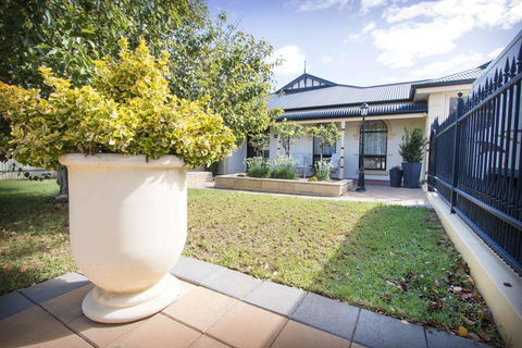 Yellow Rose Cottage - Accommodation in Bendigo 1