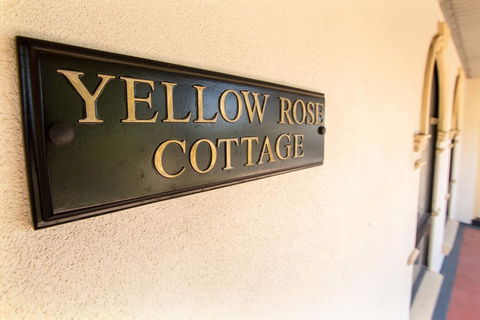 Yellow Rose Cottage - Accommodation in Bendigo 3