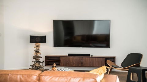 Your Luxury Escape - Byron Sunset Breeze - Accommodation in Bendigo 1