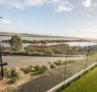 Serenity and sweeping Murray River views - Accommodation in Bendigo