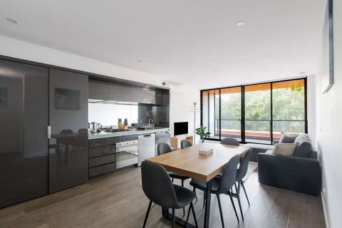 A 3BR Apt Next To Melbourne Zoo FREE Parking - Accommodation in Bendigo 0