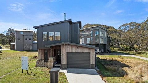 About Time - Accommodation in Bendigo 0